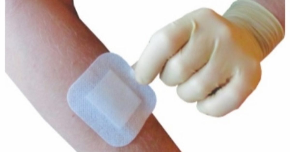 Kompress sårförband självhäftande, 6 x 7 cm 100 st. | Ferno Norden…